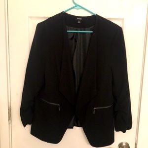 Women’s black blazer, scrunched sleeves